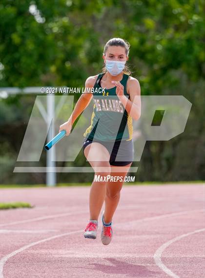 Thumbnail 2 in Albuquerque Academy Track Meet photogallery.