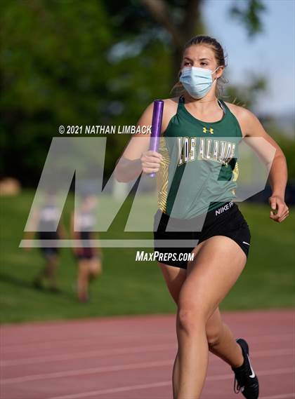 Thumbnail 2 in Albuquerque Academy Track Meet photogallery.