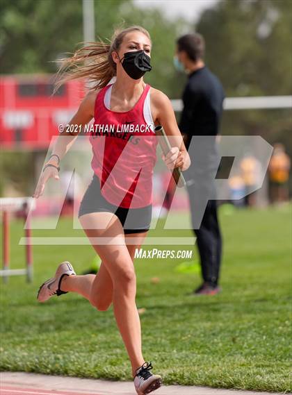 Thumbnail 1 in Albuquerque Academy Track Meet photogallery.