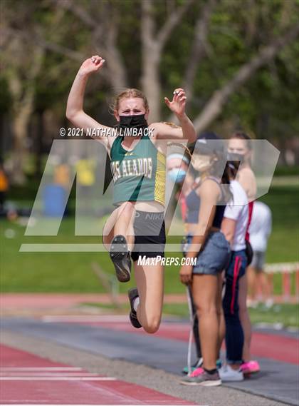 Thumbnail 3 in Albuquerque Academy Track Meet photogallery.
