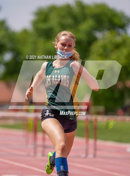 Thumbnail 1 in Albuquerque Academy Track Meet photogallery.