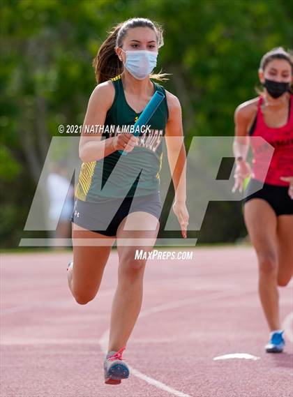 Thumbnail 3 in Albuquerque Academy Track Meet photogallery.