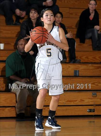 Thumbnail 3 in River Valley vs. Elk Grove (Lincoln Invitational) photogallery.