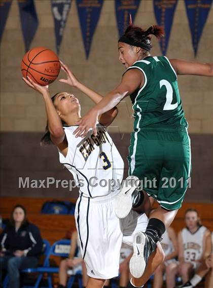 Thumbnail 1 in River Valley vs. Elk Grove (Lincoln Invitational) photogallery.