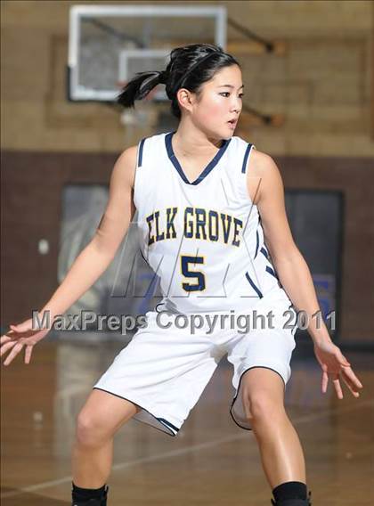 Thumbnail 2 in River Valley vs. Elk Grove (Lincoln Invitational) photogallery.