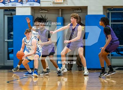 Thumbnail 2 in Muncie Central @ Indianapolis Bishop Chatard photogallery.