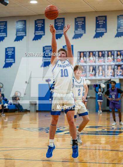 Thumbnail 2 in Muncie Central @ Indianapolis Bishop Chatard photogallery.