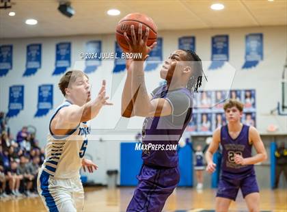 Thumbnail 3 in Muncie Central @ Indianapolis Bishop Chatard photogallery.