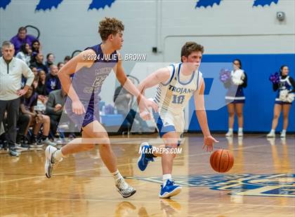 Thumbnail 3 in Muncie Central @ Indianapolis Bishop Chatard photogallery.