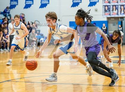 Thumbnail 1 in Muncie Central @ Indianapolis Bishop Chatard photogallery.