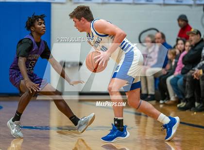 Thumbnail 2 in Muncie Central @ Indianapolis Bishop Chatard photogallery.