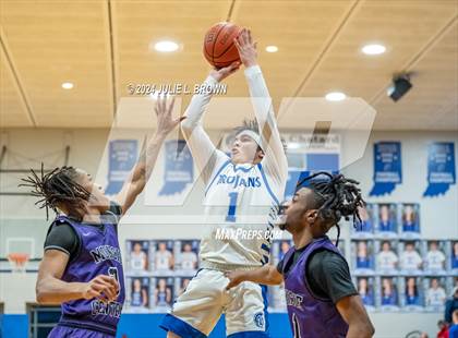 Thumbnail 3 in Muncie Central @ Indianapolis Bishop Chatard photogallery.