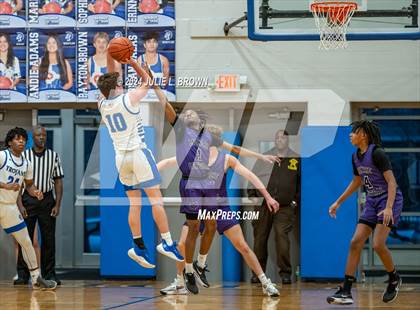 Thumbnail 1 in Muncie Central @ Indianapolis Bishop Chatard photogallery.