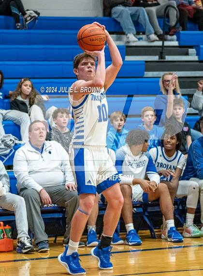 Thumbnail 1 in Muncie Central @ Indianapolis Bishop Chatard photogallery.