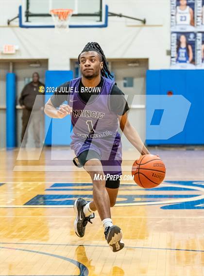 Thumbnail 2 in Muncie Central @ Indianapolis Bishop Chatard photogallery.