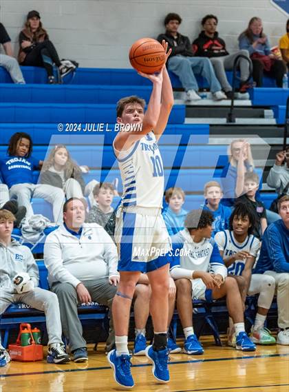 Thumbnail 2 in Muncie Central @ Indianapolis Bishop Chatard photogallery.