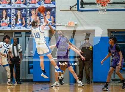 Thumbnail 2 in Muncie Central @ Indianapolis Bishop Chatard photogallery.