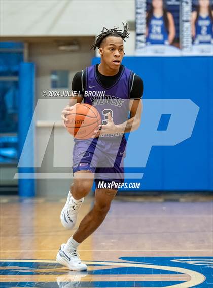 Thumbnail 3 in Muncie Central @ Indianapolis Bishop Chatard photogallery.