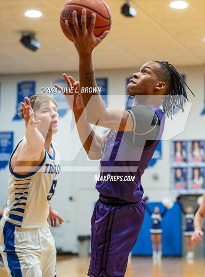 Thumbnail 1 in Muncie Central @ Indianapolis Bishop Chatard photogallery.