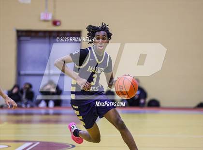 Thumbnail 2 in Malden Catholic @ Boston College High photogallery.