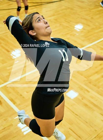 Thumbnail 2 in Carnegie Vanguard vs Galena Park photogallery.