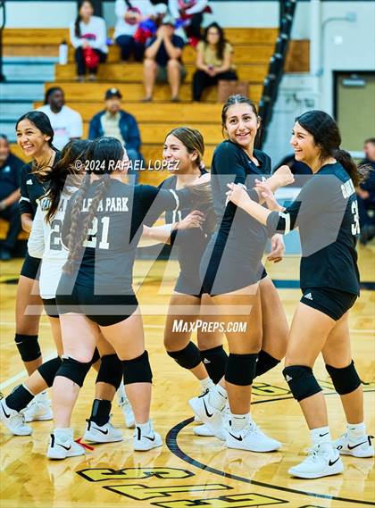 Thumbnail 3 in Carnegie Vanguard vs Galena Park photogallery.