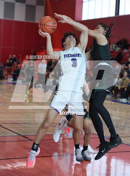 Thumbnail 2 in St. Patrick-St. Vincent vs. Piedmont (CIF NCS D4 Final) photogallery.