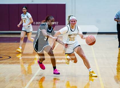 Thumbnail 1 in Fort Bend Kempner vs. Klein Oak (McDonald's Texas Invitational) photogallery.