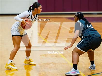 Thumbnail 3 in Fort Bend Kempner vs. Klein Oak (McDonald's Texas Invitational) photogallery.