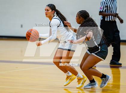Thumbnail 3 in Fort Bend Kempner vs. Klein Oak (McDonald's Texas Invitational) photogallery.