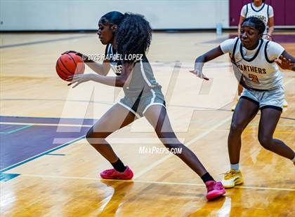 Thumbnail 1 in Fort Bend Kempner vs. Klein Oak (McDonald's Texas Invitational) photogallery.