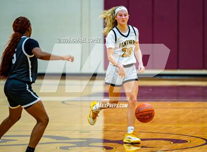 Thumbnail 1 in Fort Bend Kempner vs. Klein Oak (McDonald's Texas Invitational) photogallery.
