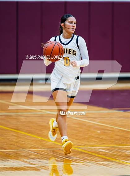 Thumbnail 1 in Fort Bend Kempner vs. Klein Oak (McDonald's Texas Invitational) photogallery.