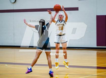 Thumbnail 3 in Fort Bend Kempner vs. Klein Oak (McDonald's Texas Invitational) photogallery.
