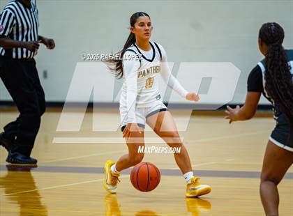 Thumbnail 2 in Fort Bend Kempner vs. Klein Oak (McDonald's Texas Invitational) photogallery.