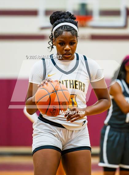 Thumbnail 3 in Fort Bend Kempner vs. Klein Oak (McDonald's Texas Invitational) photogallery.