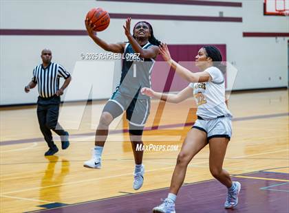 Thumbnail 3 in Fort Bend Kempner vs. Klein Oak (McDonald's Texas Invitational) photogallery.