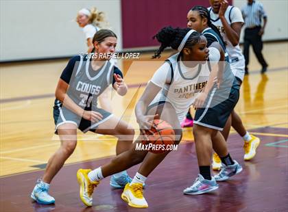 Thumbnail 2 in Fort Bend Kempner vs. Klein Oak (McDonald's Texas Invitational) photogallery.
