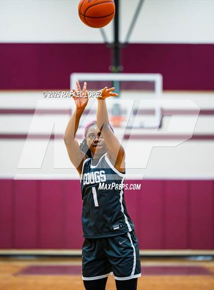 Thumbnail 2 in Fort Bend Kempner vs. Klein Oak (McDonald's Texas Invitational) photogallery.