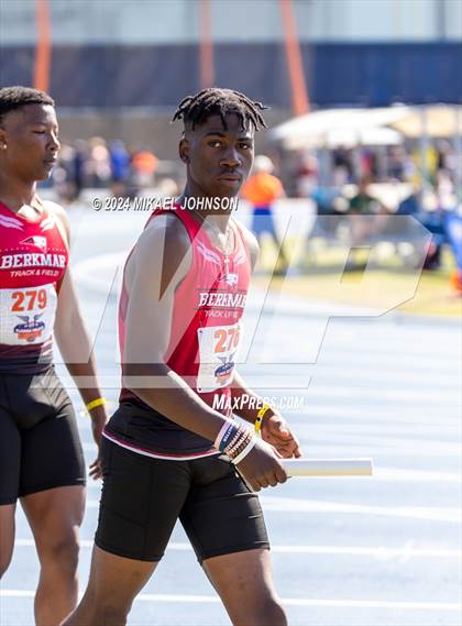 Thumbnail 1 in UF Relays (Saturday - 4 x 200 Meter) photogallery.