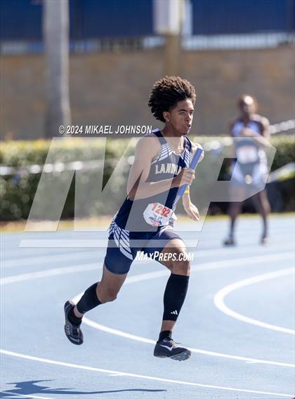 Thumbnail 1 in UF Relays (Saturday - 4 x 200 Meter) photogallery.