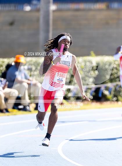 Thumbnail 3 in UF Relays (Saturday - 4 x 200 Meter) photogallery.
