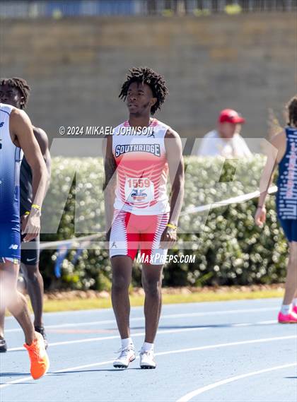 Thumbnail 1 in UF Relays (Saturday - 4 x 200 Meter) photogallery.