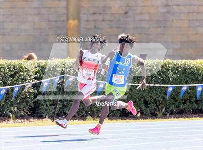 Thumbnail 3 in UF Relays (Saturday - 4 x 200 Meter) photogallery.