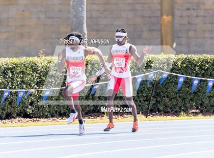 Thumbnail 1 in UF Relays (Saturday - 4 x 200 Meter) photogallery.