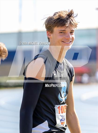 Thumbnail 3 in UF Relays (Saturday - 4 x 200 Meter) photogallery.