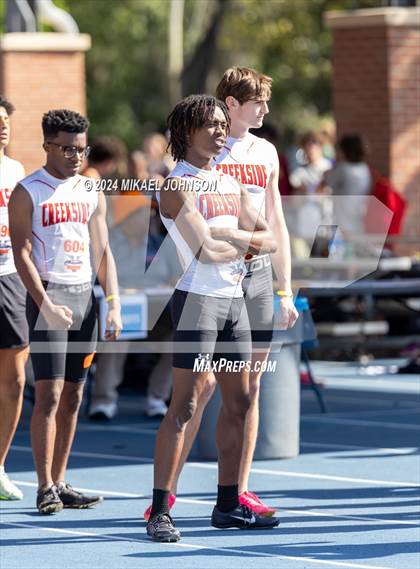 Thumbnail 1 in UF Relays (Saturday - 4 x 200 Meter) photogallery.