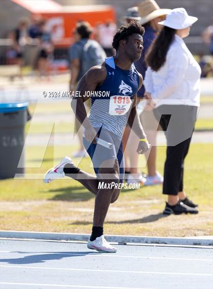 Thumbnail 3 in UF Relays (Saturday - 4 x 200 Meter) photogallery.