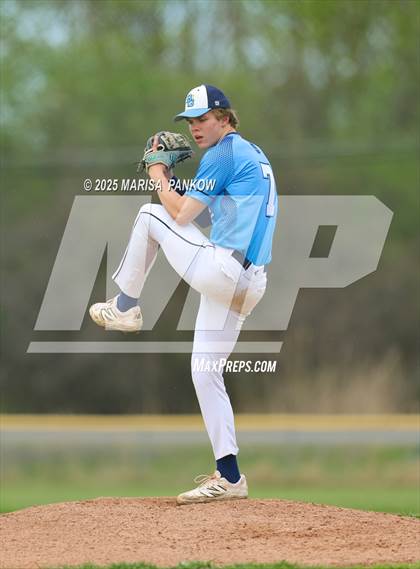 Thumbnail 1 in Bishop Grimes vs Tully photogallery.