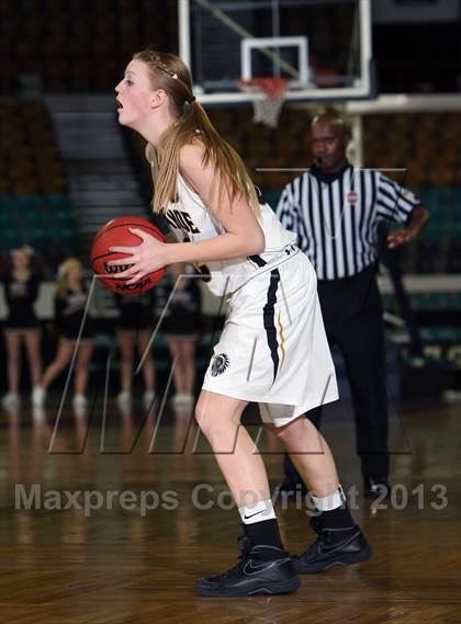 Thumbnail 2 in Arapahoe vs. ThunderRidge (CHSAA 5A Great 8) photogallery.